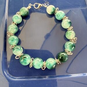 Chic Green Beaded Bracelet with Silver Accents